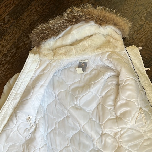 Barney’s Parka - Picture 2 of 5